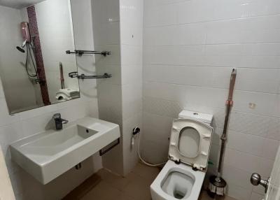 1 Bedroom 1 Bathroom Size: 31.63 sq.m. Sale Price: 1,050,000 MTB Metro Park Sathorn