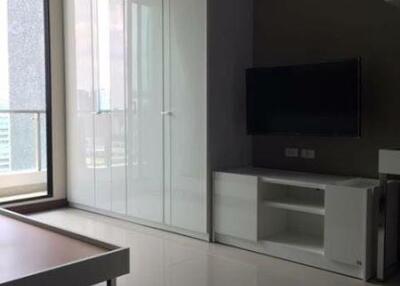 39 Sqm., 1 Bed, 1 Bath Condo listed for ฿ 5,560,000.