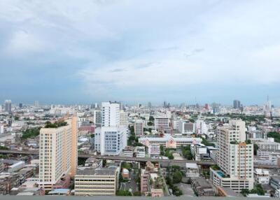 45 Sqm., 1 Bed, 1 Bath Condo listed for ฿ 5,100,000.