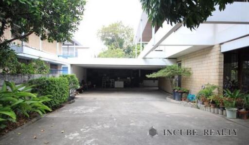 2,376 Sqm. Land listed for ฿ 200,000,000.