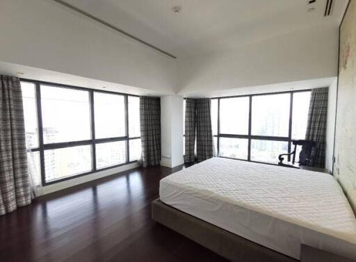 365 Sqm., 3 Beds, 4 Baths Condo listed for ฿ 70,000,000.