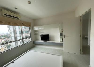 62 Sqm., 2 Beds, 1 Bath Condo listed for ฿ 22,000./Month