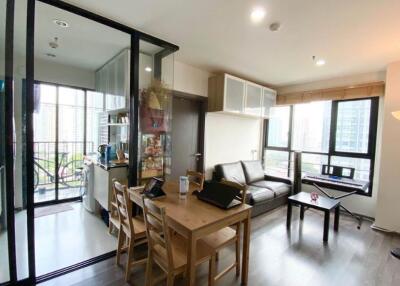 50 Sqm., 2 Beds, 1 Bath Condo listed for ฿ 6,350,000.