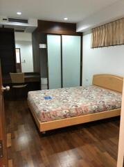 P33CR2107040 รอยัล คาสเซอร์ สุขุมวิท 3 Bed