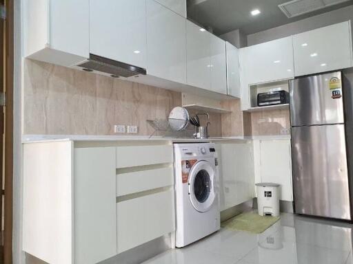 55 Sqm., 2 Beds, 1 Bath Condo listed for ฿ 9,200,000.