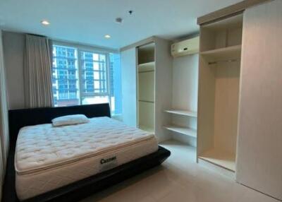 P33CR2108064 สุขุมวิท ลิฟวิ่ง ทาวน์ 2 Bed