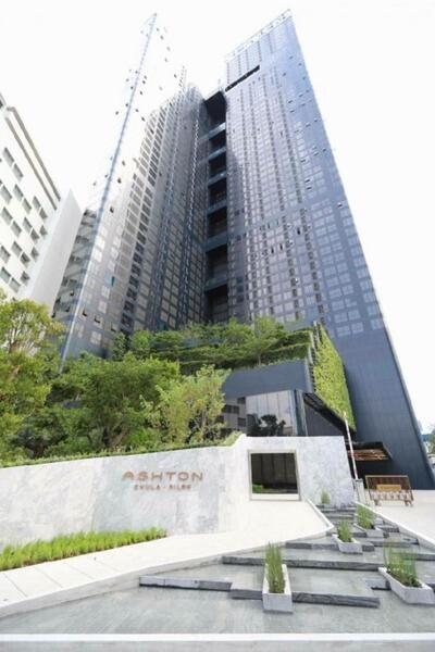 25 Sqm., Studio, 1 Bath Condo listed for ฿ 5,700,000.