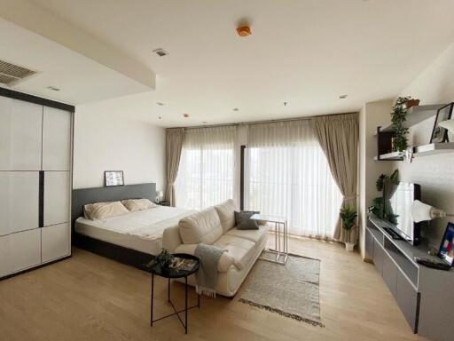 38 Sqm., Studio, 1 Bath Condo listed for ฿ 5,650,000.