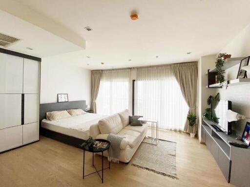 37 Sqm., 1 Bed, 1 Bath Condo listed for ฿ 5,500,000.