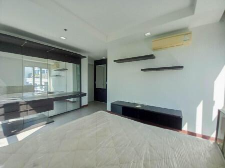 62 Sqm., 2 Beds, 2 Baths Condo listed for ฿ 5,000,000.