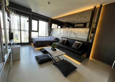 25 Sqm., Studio, 1 Bath Condo listed for ฿ 4,400,000.