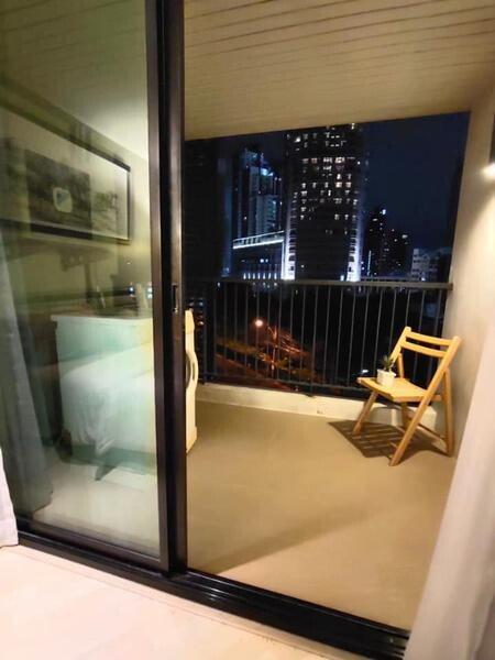 44 Sqm., 1 Bed, 1 Bath Condo listed for ฿ 4,150,000.