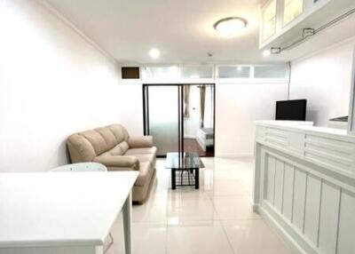 49 Sqm., 1 Bed, 1 Bath Condo listed for ฿ 3,300,000.