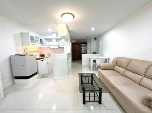 49 Sqm., 1 Bed, 1 Bath Condo listed for ฿ 3,300,000.