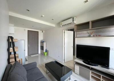 34 Sqm., 1 Bed, 1 Bath Condo listed for ฿ 3,290,000.