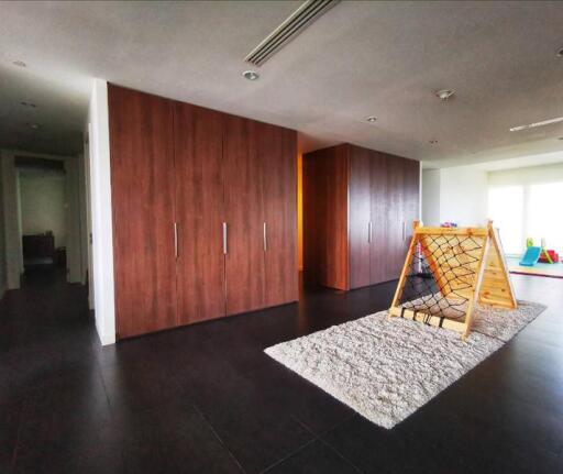 387 Sqm., 4 Beds, 4 Baths Condo listed for ฿ 180,000,000.
