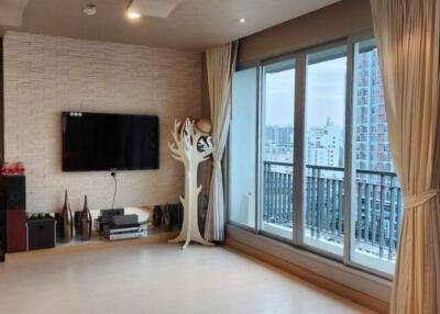 60 Sqm., 1 Bed, 1 Bath Condo listed for ฿ 5,990,000.
