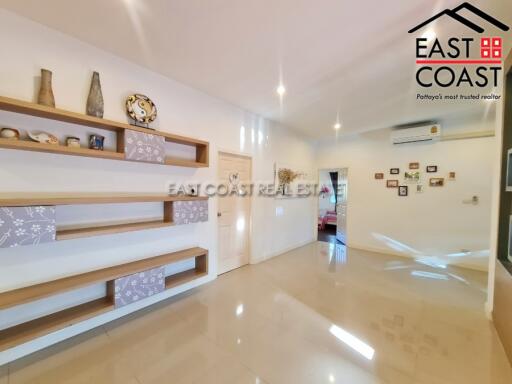 Patta Village House for rent in East Pattaya, Pattaya. RH12967