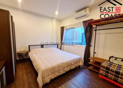 Patta Village House for rent in East Pattaya, Pattaya. RH12967
