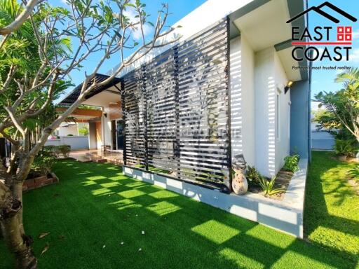 Patta Village House for rent in East Pattaya, Pattaya. RH12967