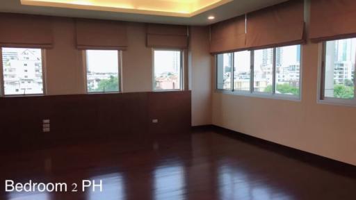 For RENT : L6 Residence / 4 Bedroom / 4 Bathrooms / 460 sqm / 230000 THB [R11644]