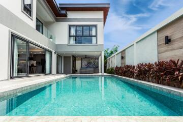 Serenity Villa - 4 Bed 5 Bath Private Pool