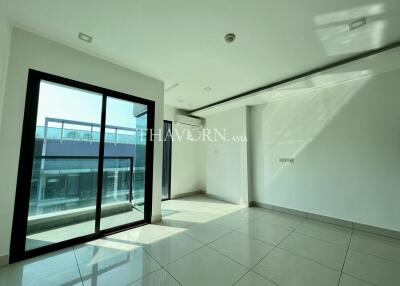 Condo for sale studio 28 m² in Siam Oriental Plaza, Pattaya