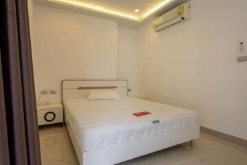 Wong Amat Tower - 2 Bed 2 Bath Sea View with Private Elevator (20th floor)