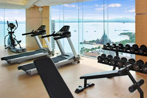 Wong Amat Tower - 2 Bed 2 Bath Sea View with Private Elevator (20th floor)