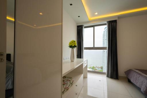 Wong Amat Tower - 2 Bed 2 Bath Sea View with Private Elevator (30th floor)