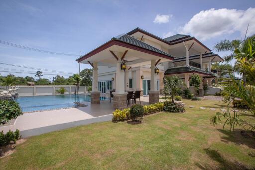 Baan Dusit Pattaya Hill - 4 Bed 4 Bath with Private Pool