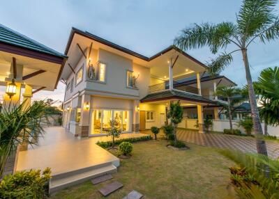 Baan Dusit Pattaya Hill - 4 Bed 4 Bath with Private Pool