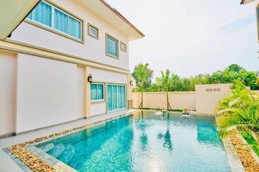 Baan Dusit Garden 6 - 4 Bed 4 Bath with Private Pool