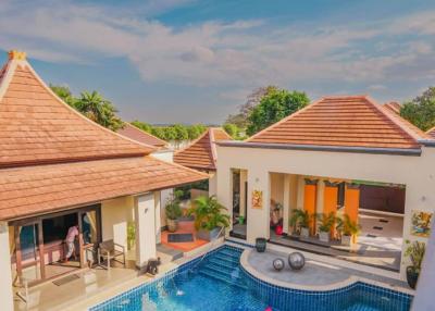 Pool Villa for Sale in East Pattaya - 4 Bed 4 Bath