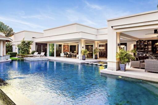Luxury Pool Villa Mabprachan Lake - 8 Bed 8 Bath
