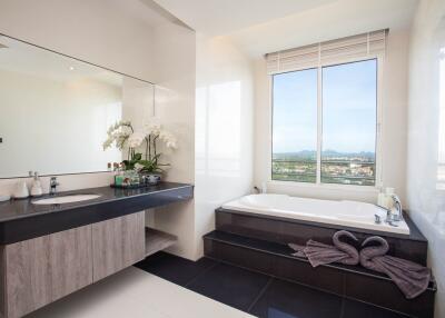 The Residences @ Dream - 2 Bed 2 Bath Sea View