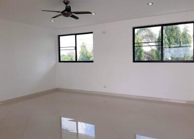 House for Sale in Mabprachan - 4 Bed 4 Bath with Private Pool