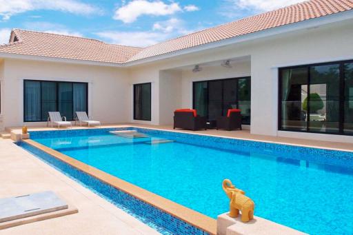 Pool Villa in Mabprachan - 4 Bed 4 Bath