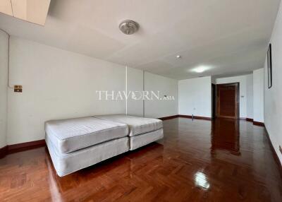 Condo for sale studio 54 m² in Park Beach Condominium, Pattaya