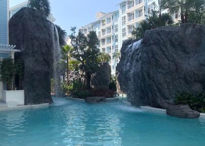 Grand Florida - 1 Bed 1 Bath Pool View (5th floor)