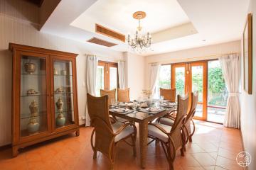 4-Bedroom, 4-Bathroom Villa with Private Pool in Dharawadi