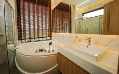 DSpace 1 - 3 Bed 3 Bath Private Pool (