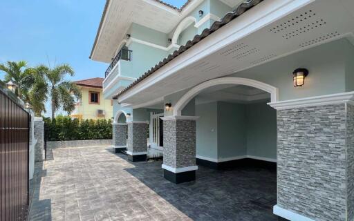 2-Storey House for Sale - 6 Bed 4 Bath