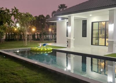 The Lanterns Village - 4 Bed 4 Bath Private Pool