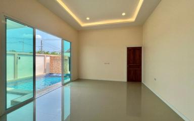 House For Sale - 3 Bed 3 Bath With Private Pool