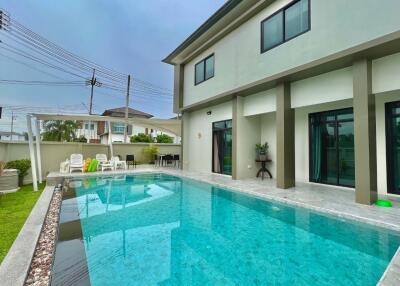 Tropical Village 2 - 5 Bed 4 Bath Private Pool