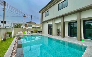 Tropical Village 2 - 5 Bed 4 Bath Private Pool