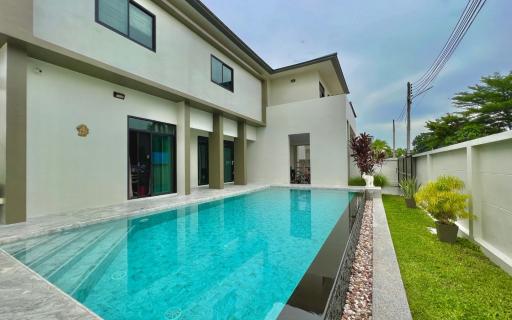 Tropical Village 2 - 5 Bed 4 Bath Private Pool