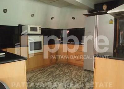 Jomtien Palace Pool Villa For Rent