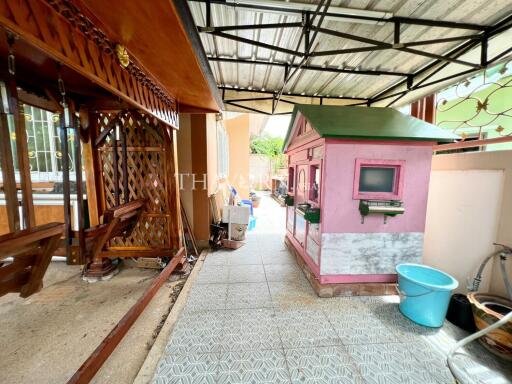 บ้าน ขาย 3 ห้องนอน 200 ตร.ม. ที่ดิน 364 m² ใน  SP4 Village, Pattaya